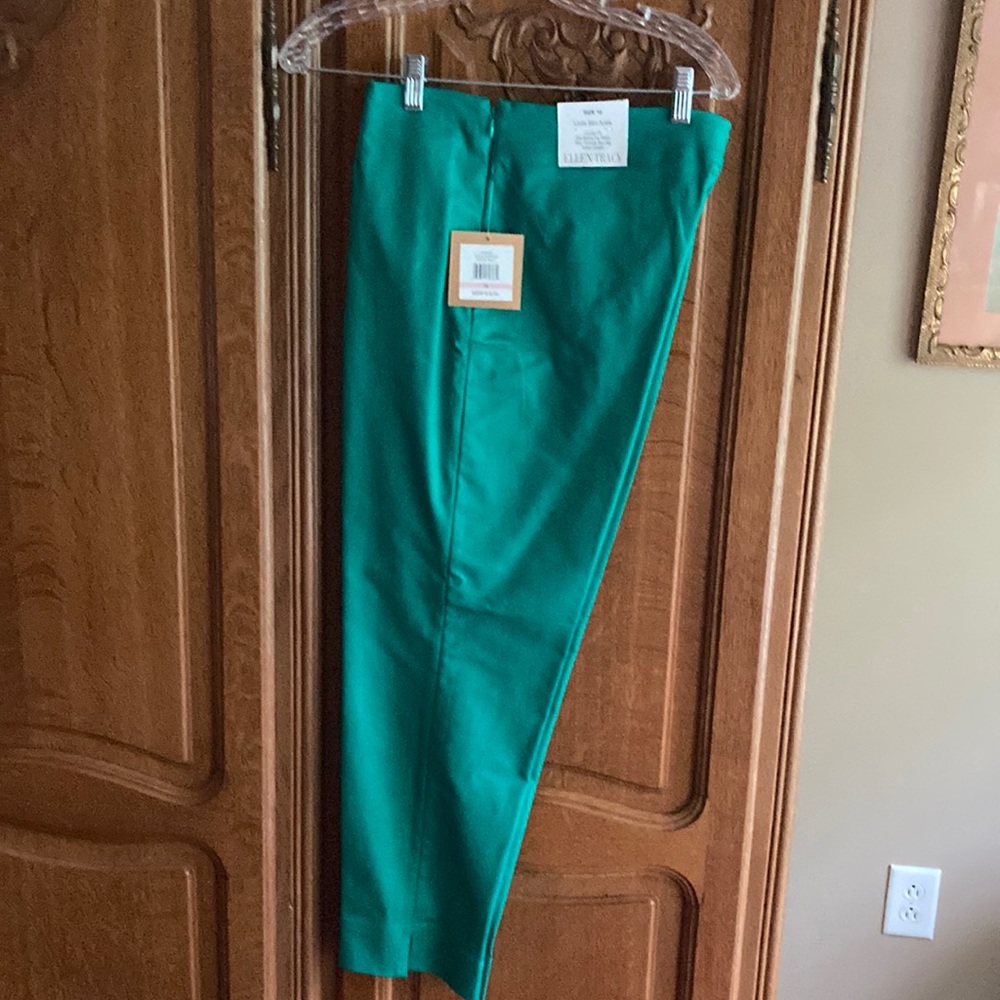 New Ellen Tracy cropped pants -size 10